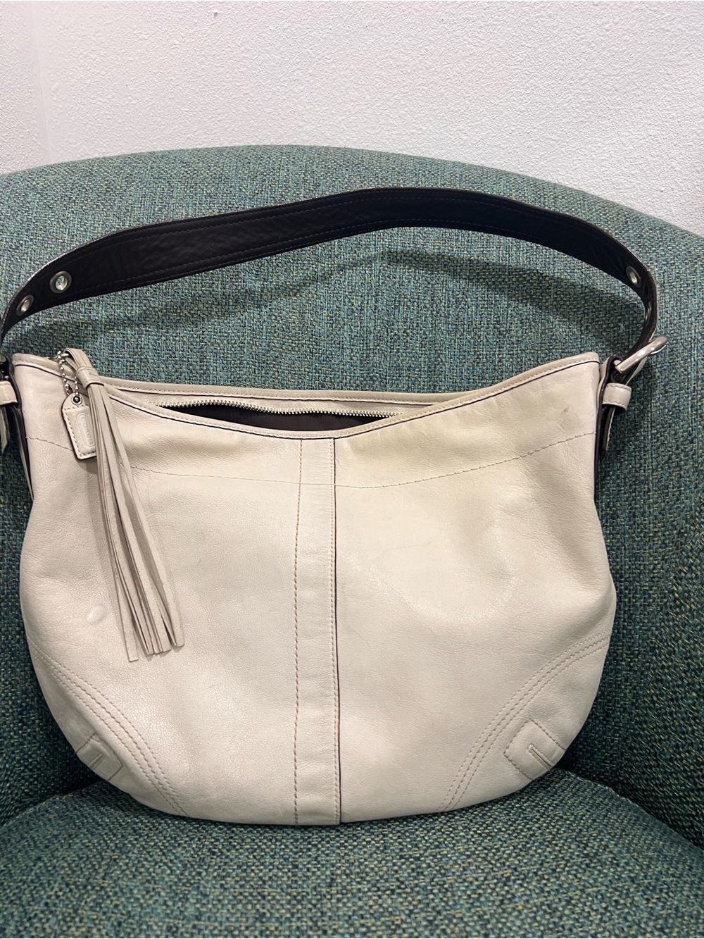 Coach Soho Slouchy Ivory Leather Hobo Shoulder Bag #8A03